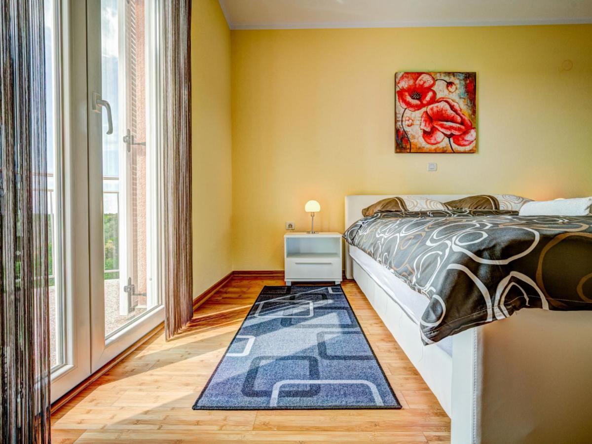 Apartment Tommy-2 By Interhome Kmeti Eksteriør bilde